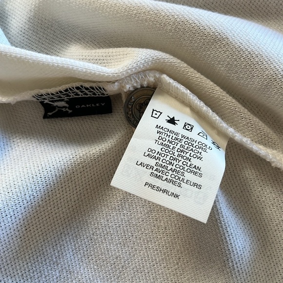 Oakley Men’s Golf Shirt With Divot Fixer NWT - Picture 10 of 10